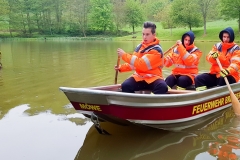Pumpe setzen von der Jugendfeuerwehr Breuberg Sandbach