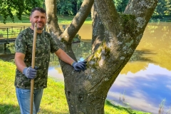 Rasen-mähen-am-Sandbacher-See-im-Juli-2020-7
