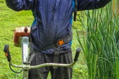 Rasen-mähen-am-Sandbacher-See-im-Juni-2020-2