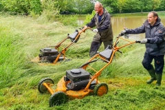 Rasen-mähen-am-Sandbacher-See-im-Juni-2020-3