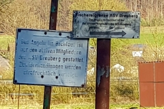 Strecke Breitenbach, Schild am Start der Fischereingrenze an der Mündung der Breitenbach in die Mümling