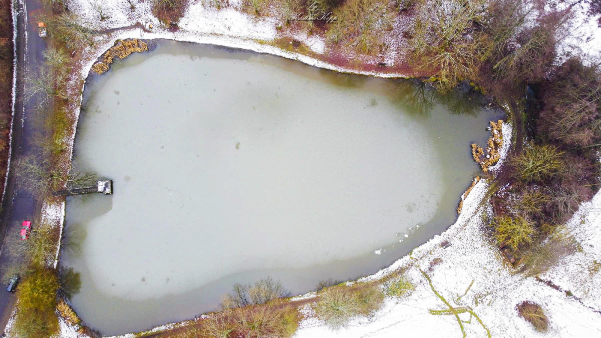 Luftbild vom Sandbacher See im Winter von Kristina Kopp